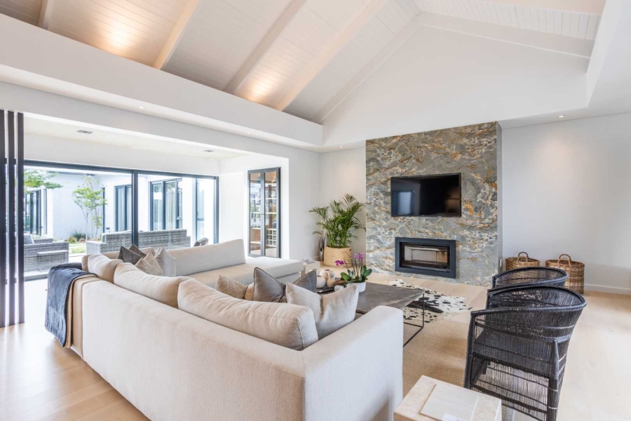 To Let 5 Bedroom Property for Rent in Val De Vie Estate Western Cape